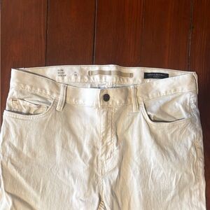 Banana Republic Slim Jeans White Linen and Cotton Blend. Perfect Condition